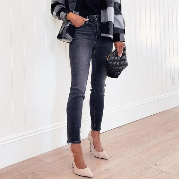 Reiss Bramley Pointed Toe Pump 8 - Picture 3 of 16